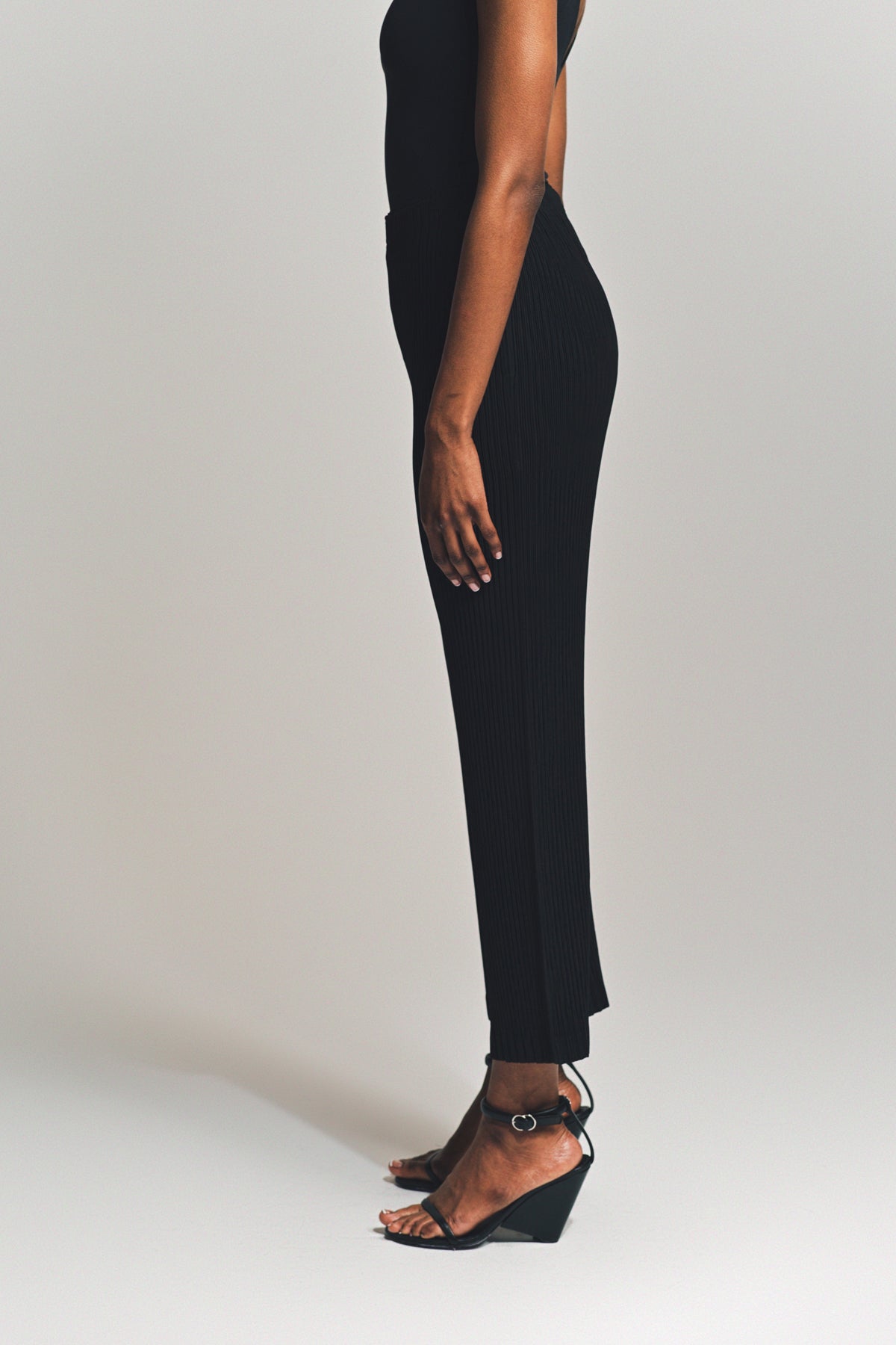 ISSEY MIYAKE | HATCHING PLEAT PANTS