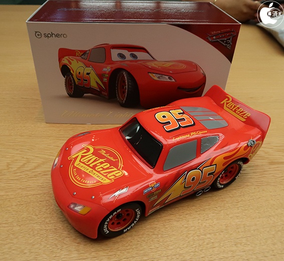 Apple Store、カーズのライトニング・マックィーンをアプリ操作する