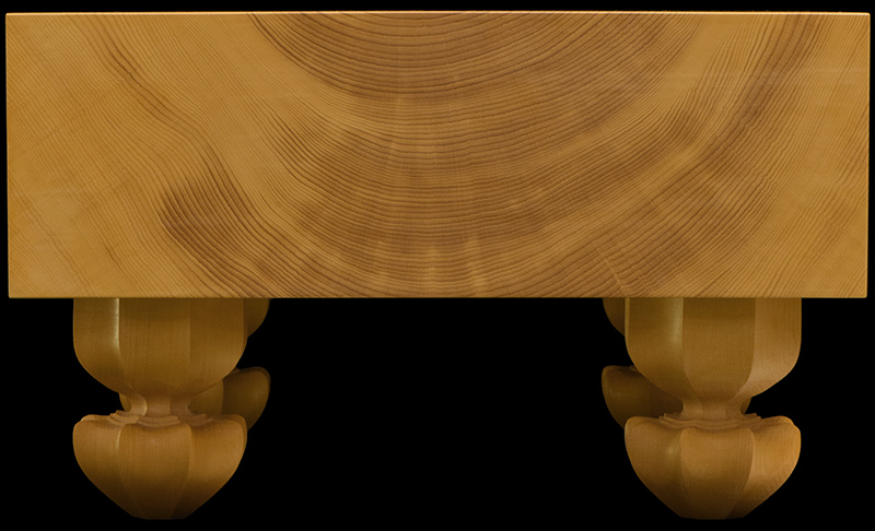 国産本榧足付碁盤 4寸7分（木裏） ga40029 | 前川榧碁盤店