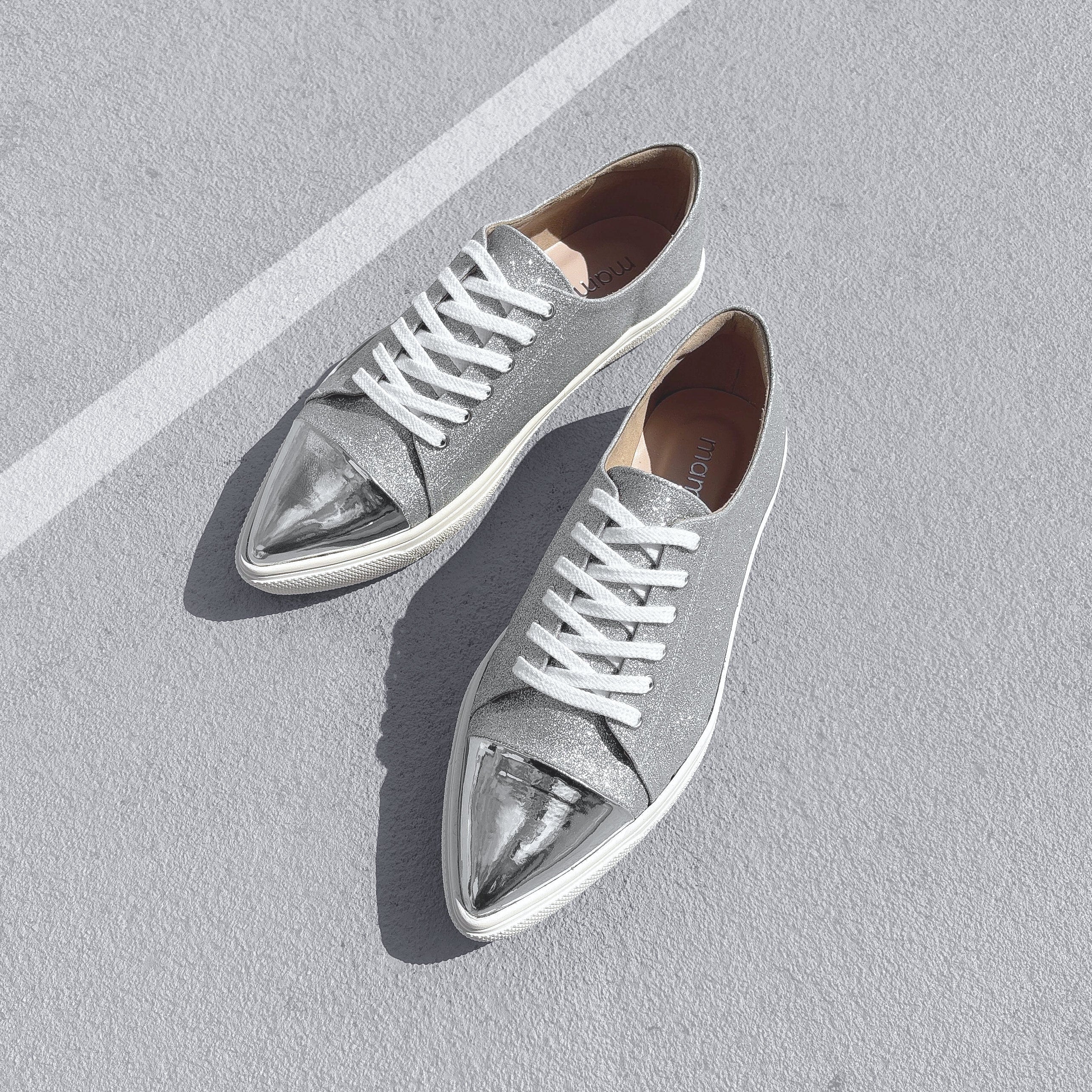 2026SSBI：ポインテッドトゥ レースアップ スニーカー（m1001