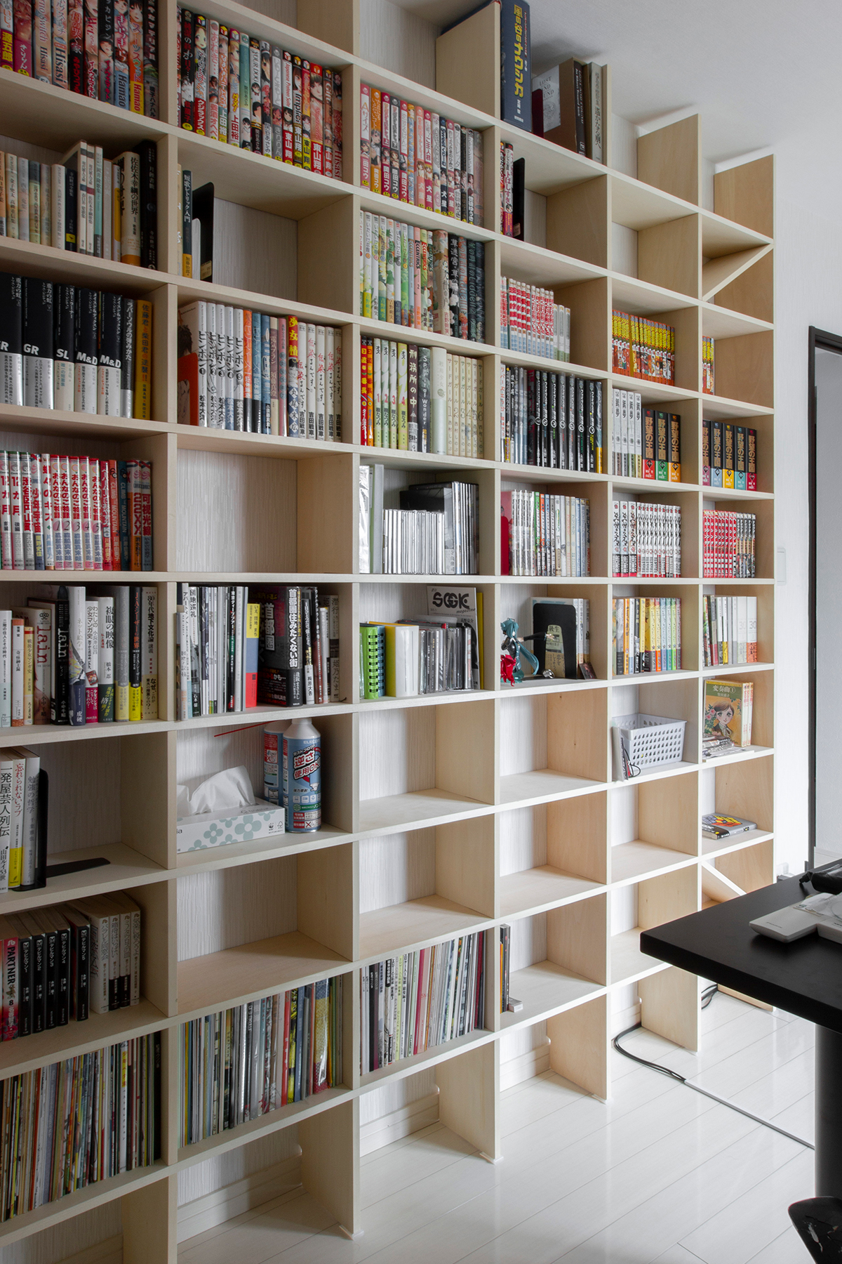 自宅の書斎に – 壁一面のA5判本棚 奥行180mm / Shelf – マルゲリータ