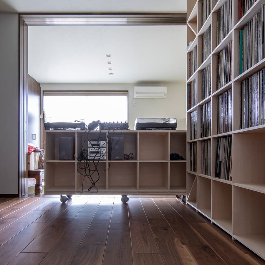 キャスター付き本棚 可動棚|本棚の通販はマルゲリータ