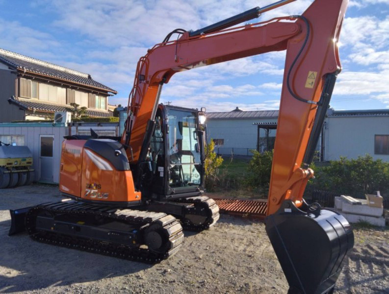 日立油圧ショベル 「ZX75US-7」 新車納車させていただきました