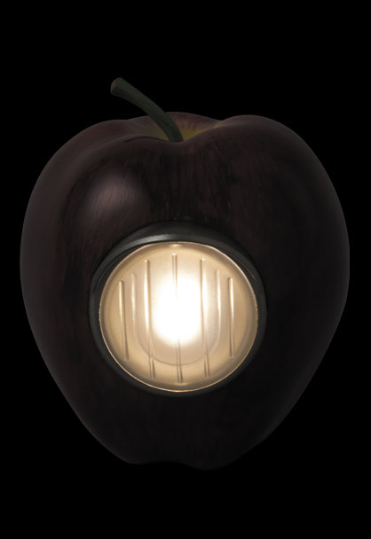 MEDICOM TOY - GILAPPLE