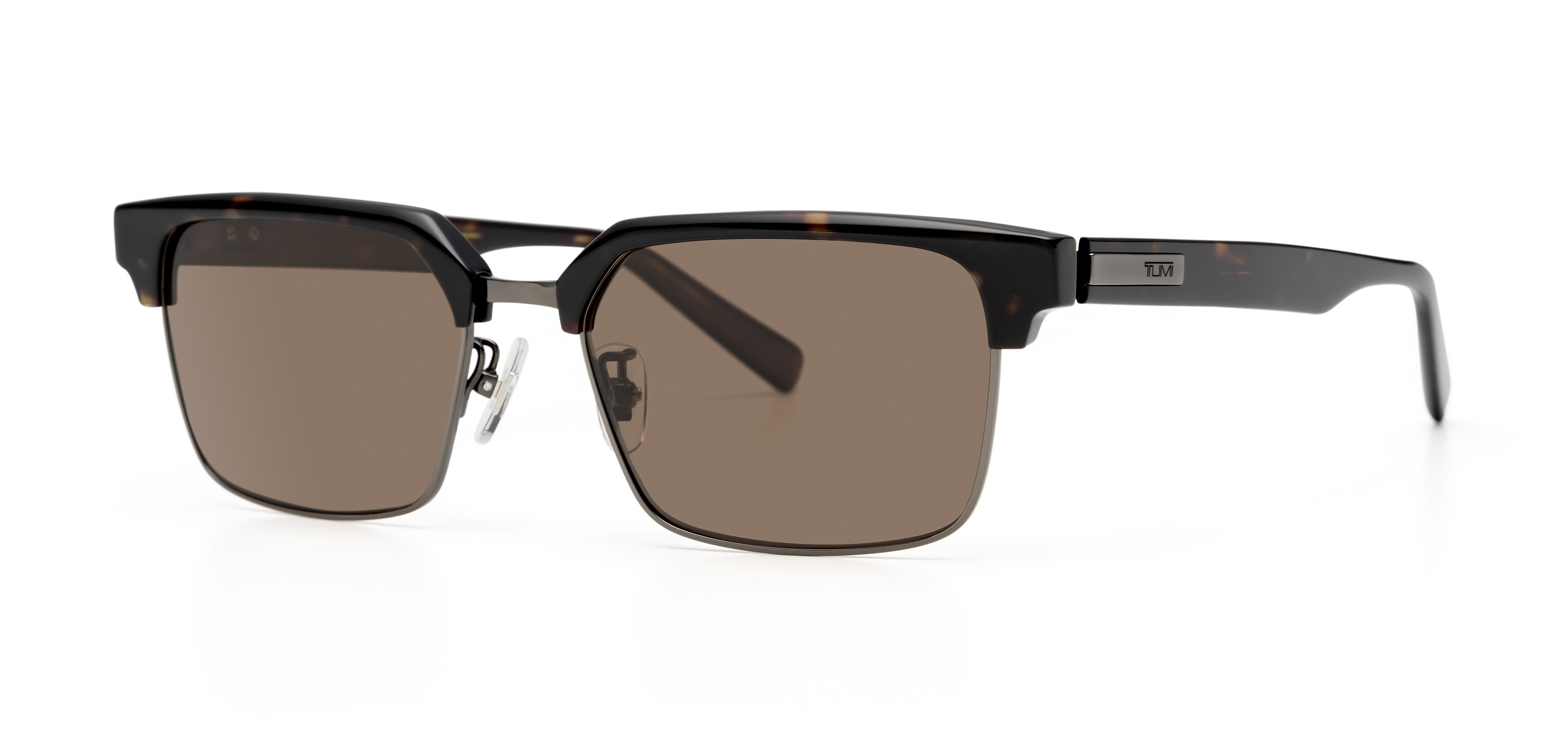 TUMIの“本質”を纏う 眼鏡市場だけのサングラスコレクション | 眼鏡市場