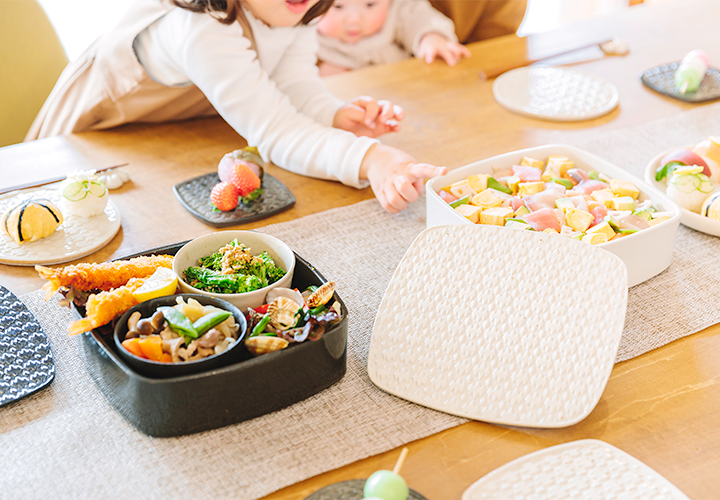 節句を彩る、いわい「重箱」 | 信楽焼 明山