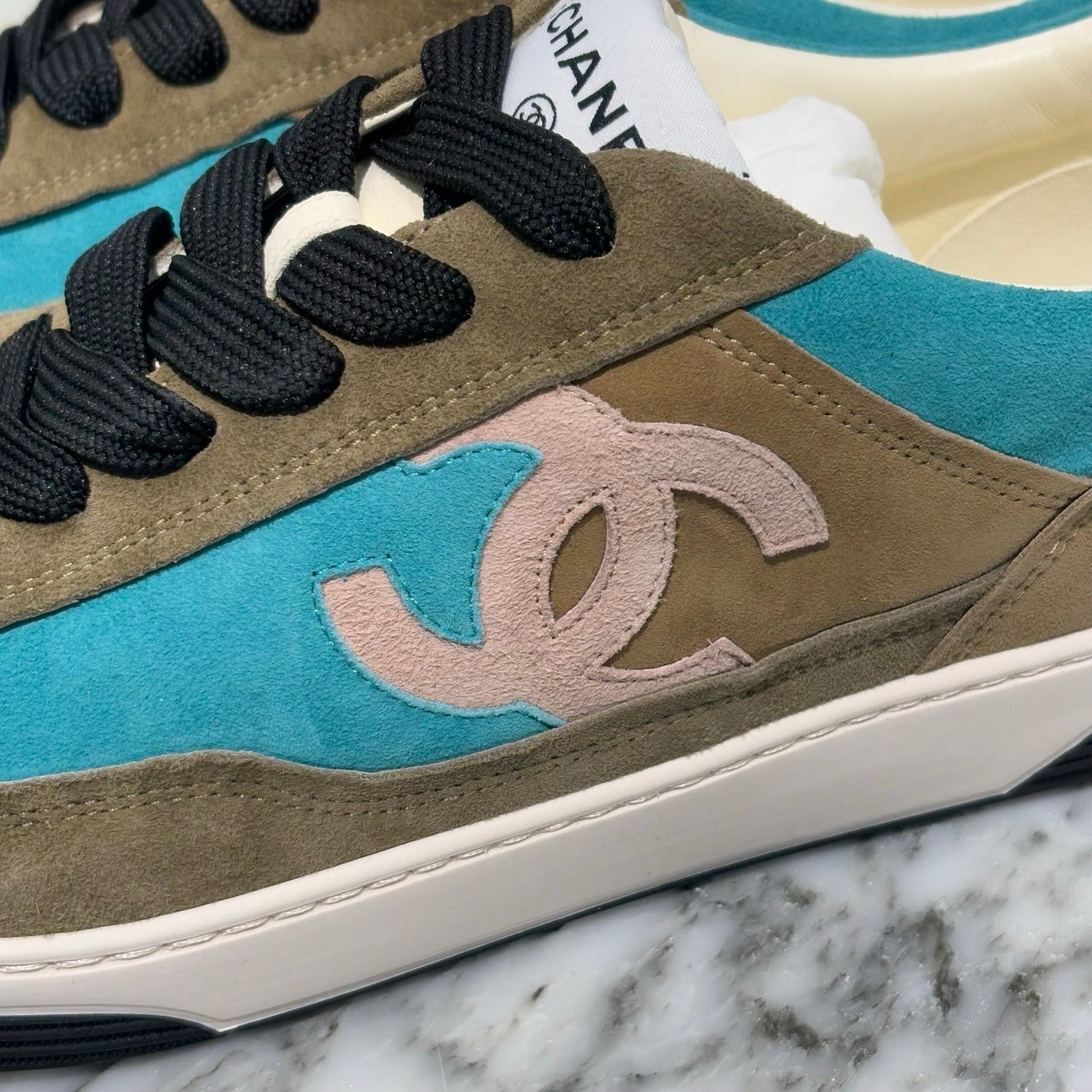 CHANEL 2024SS Coco Mark Embroidery Suede Sneakers L G39980 Size 44