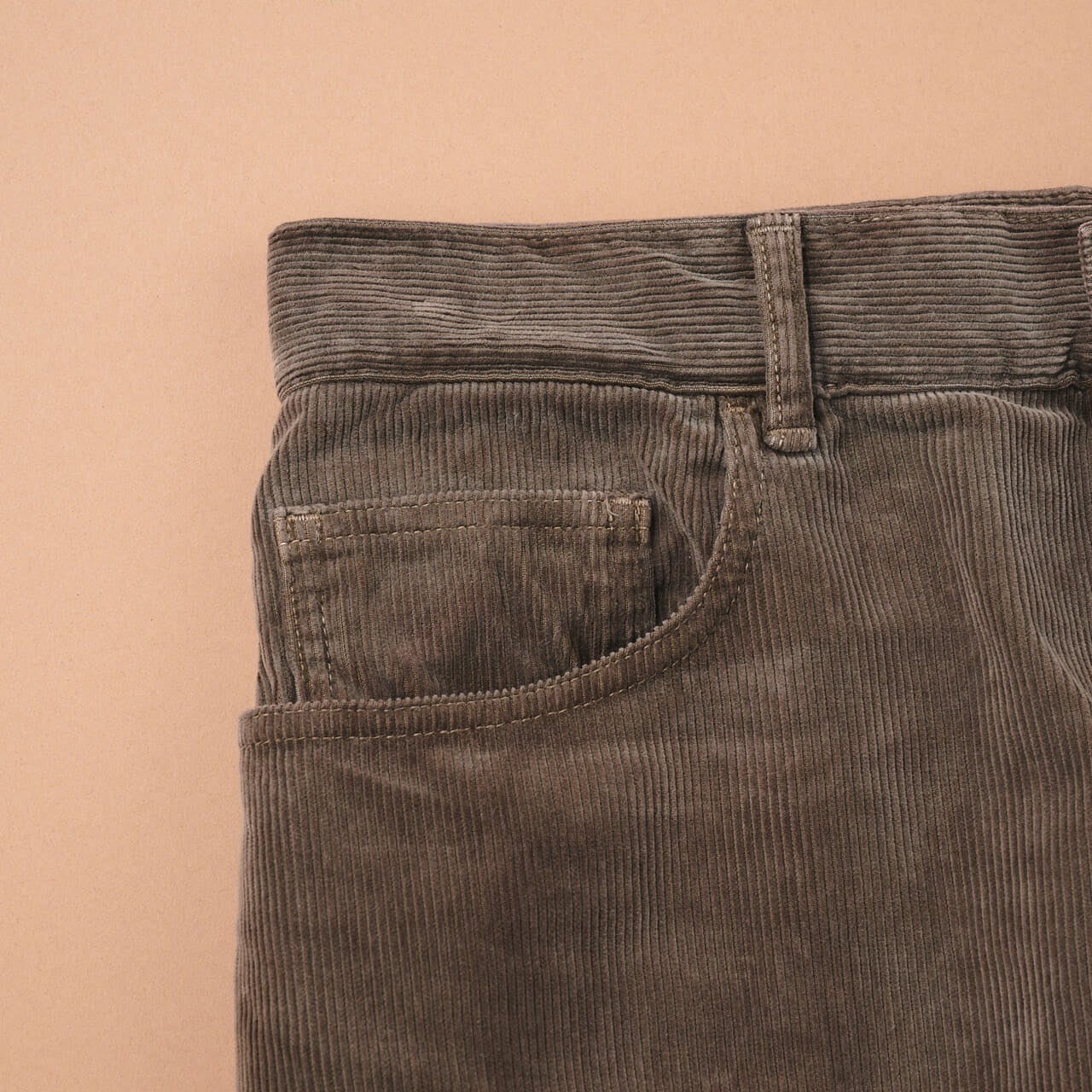 これがブラウンの正解!? とにかくモダンで上品な「オーラリー」の