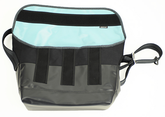 レジスタント / RESISTANT | Reporider(ルポライダー