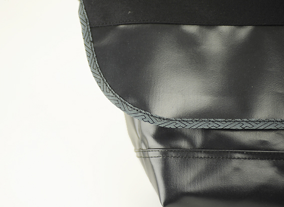 レジスタント / RESISTANT | Reporider(ルポライダー