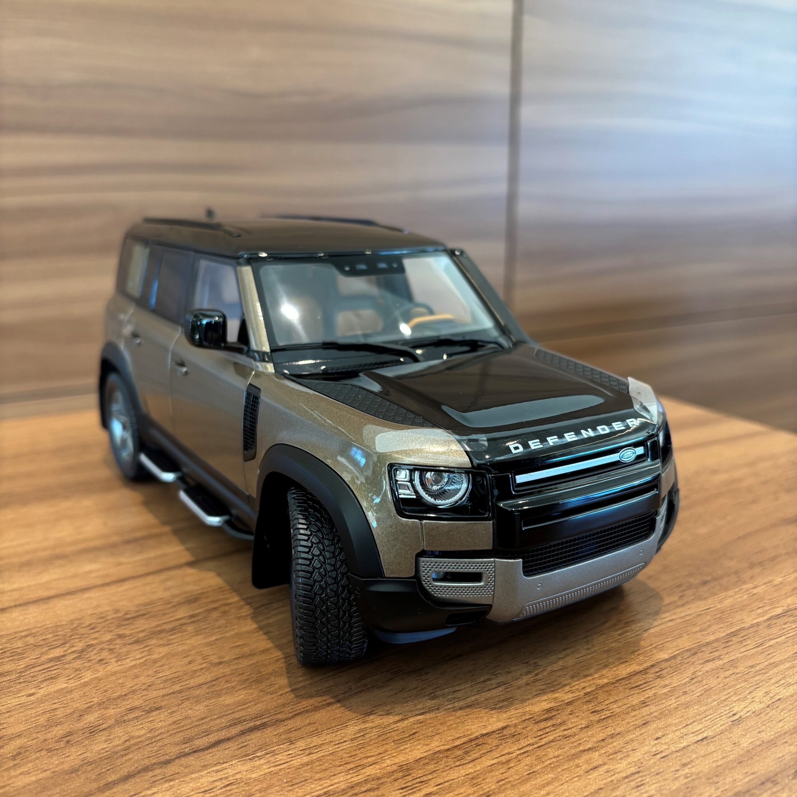 DEFENDER 110 X Scale Model 1:43 Scale のご紹介🤎✨ | ジャガー