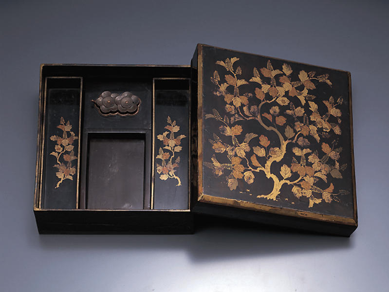 桐蒔絵硯箱 - MIHO MUSEUM