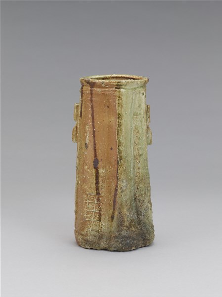 伊賀耳付花入 - MIHO MUSEUM