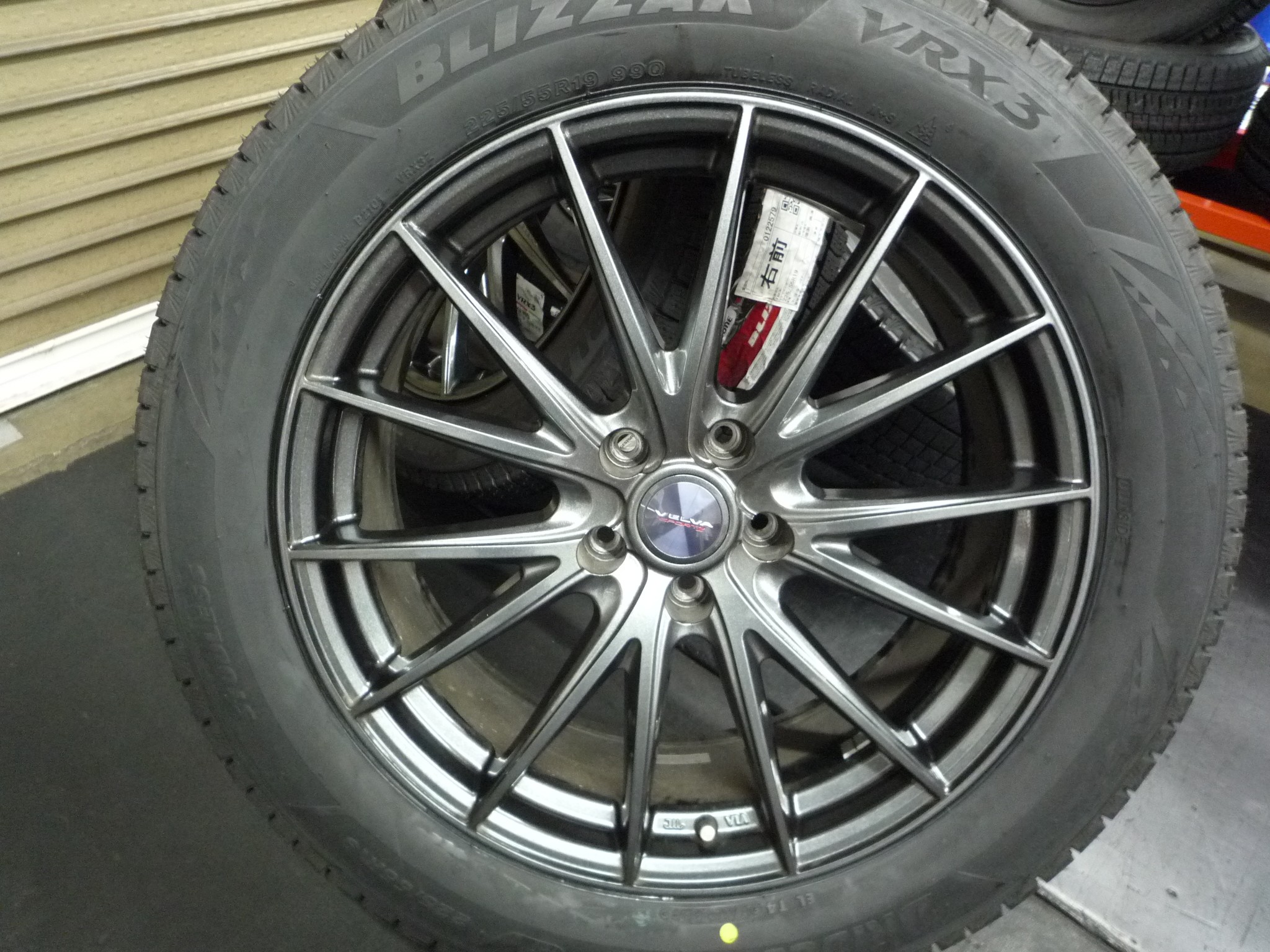 ハリアー 19インチスタッドレス 225/55-19 | スタッフ日記 | ミスター