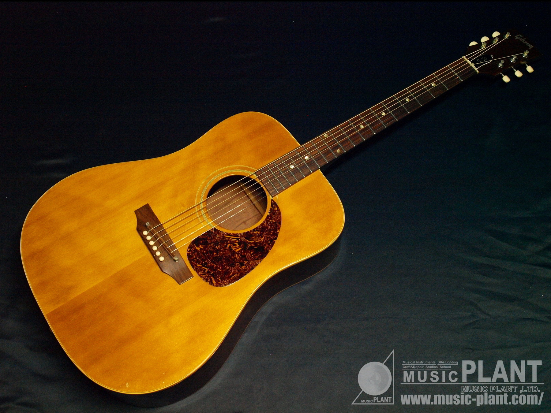 GibsonアコースティックギターJ-50ハードケース付き-Yohji Yamamoto +