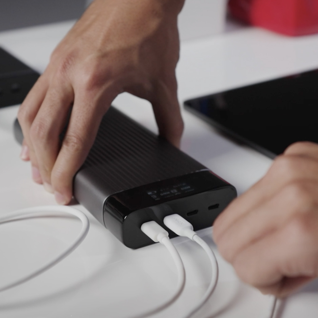 HyperJuice 245W バッテリーパック 27,000mAh