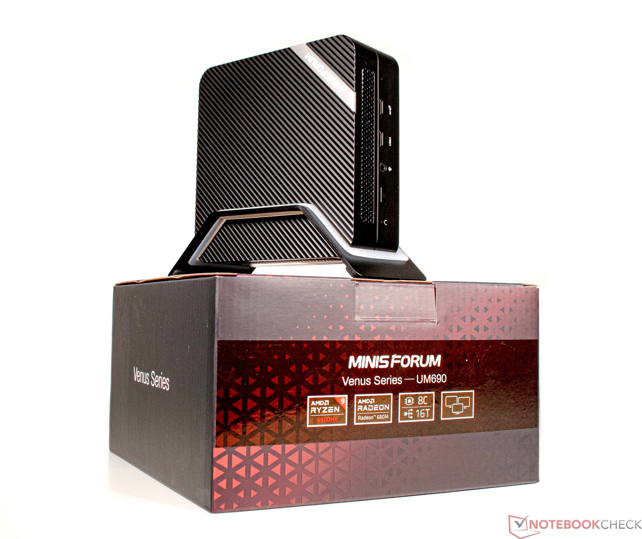 Minisforum Venus Series UM690 desktop review: small office PC with