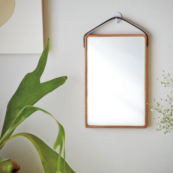 木の持つ素材感を活かした美しい模様。インテリアにもなるウォール