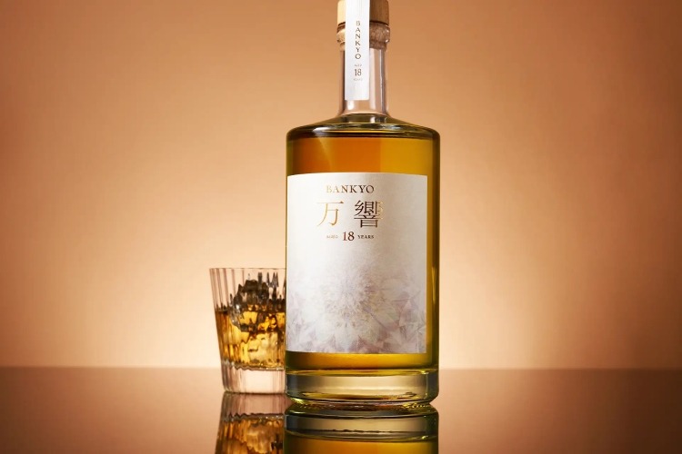 どんな味になるの？クラシックを聴かせた18年熟成酒】芋焼酎「万響