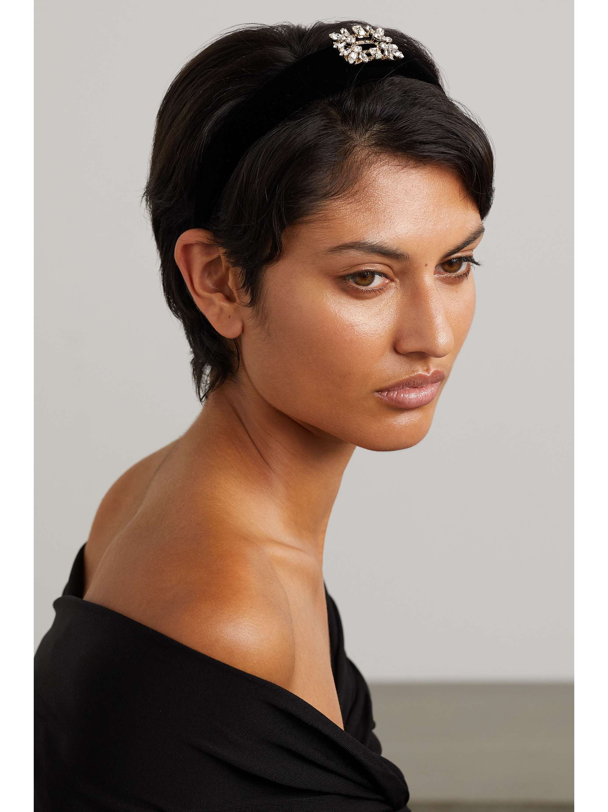 ROGER VIVIER Broche crystal-embellished velvet headband | NET-A-PORTER