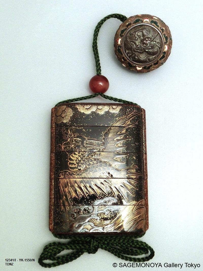 江戸時代 極上龍図研出蒔絵 四段印籠 本琥珀根付 トサヒ 東里8-0105