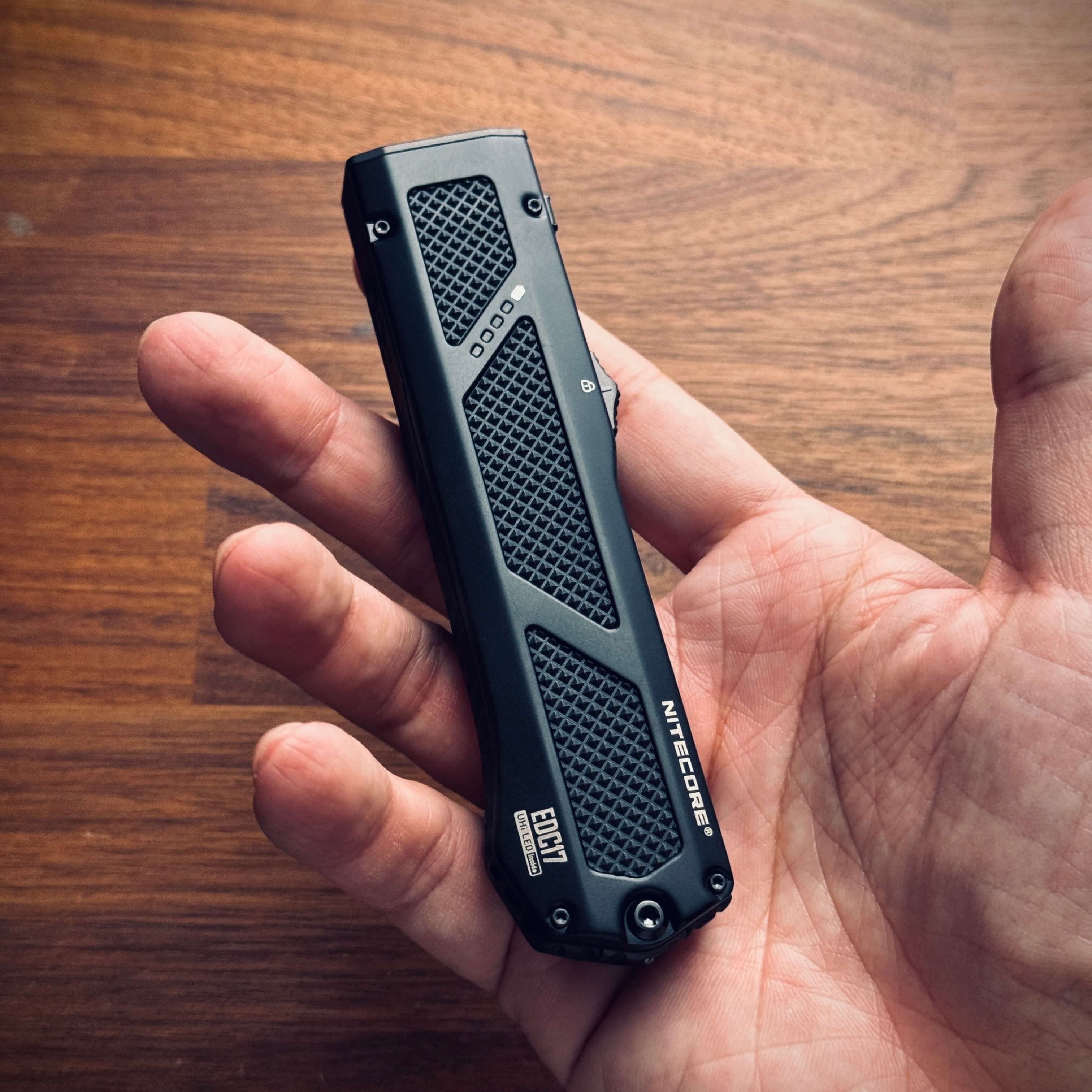 EDC17 - 1500 lumens (UV+Green Laser) – Nitecore Singapore