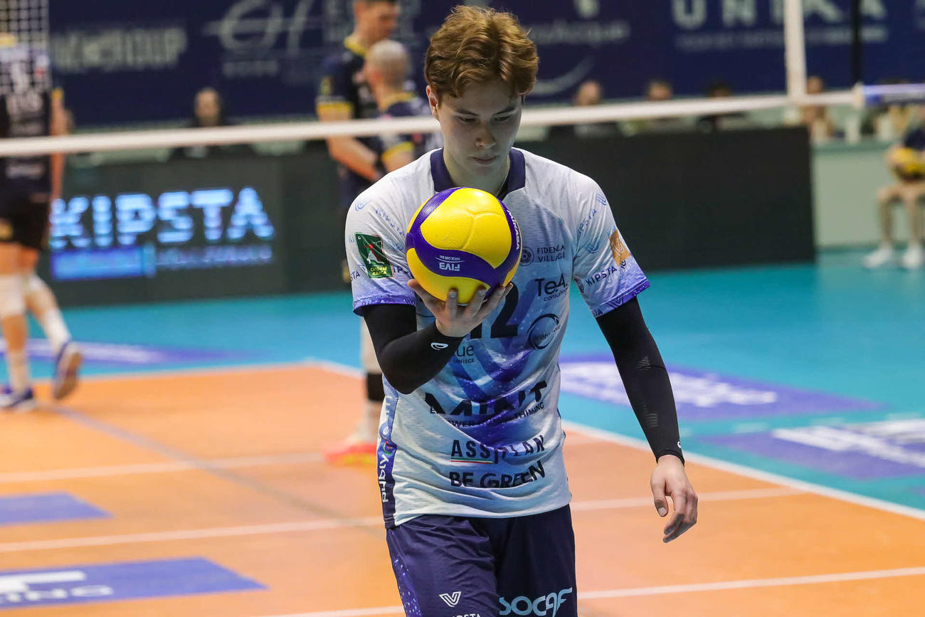 バレー】高橋藍のモンツァが2連敗からの2連勝で決勝王手 石川祐希の