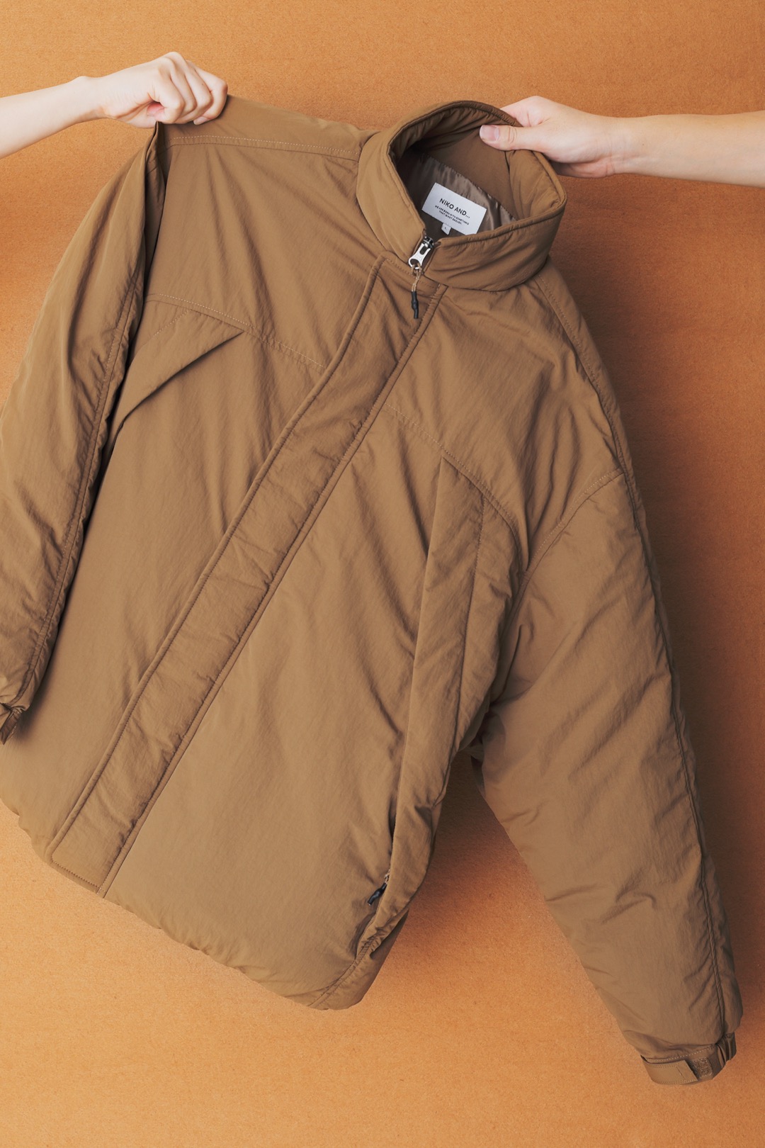 ニコの冬支度 - 身につけるのが待ち遠しい！ 寒さを楽しめるニコの冬