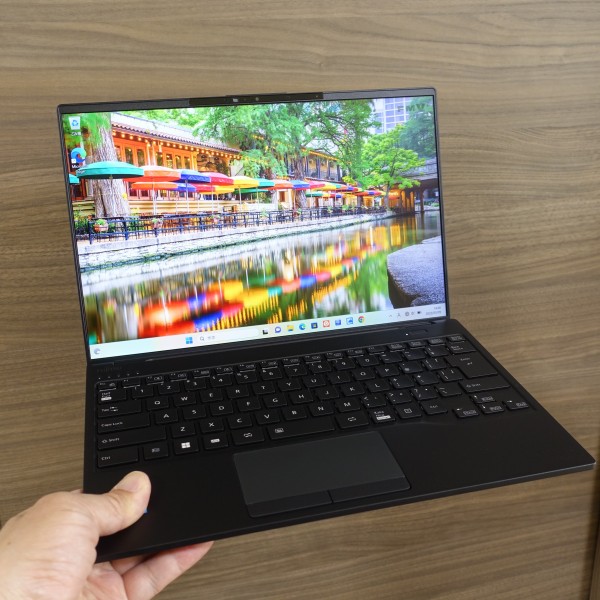 富士通LIFEBOOK WU2/H1(UH90/H1)レビュー/富士通FMVパソコン比較購入ガイド