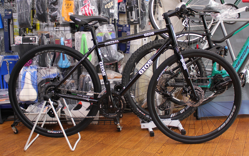 GIOSのクロスバイクMISTRAL DISC HYDRAULIC が入荷いたしました。