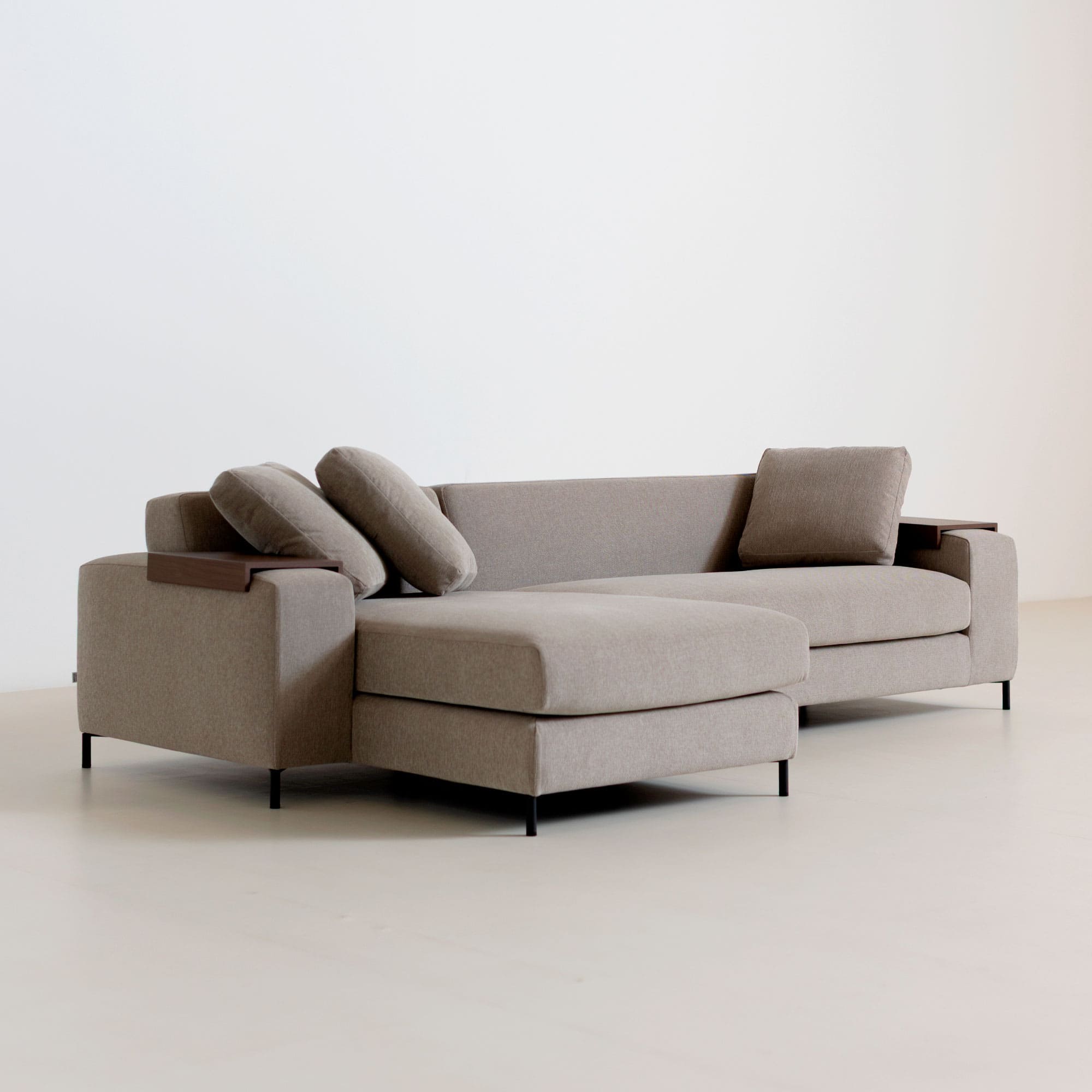 Decibel Traditional 3人掛けカウチソファセット」 製品詳細ページ