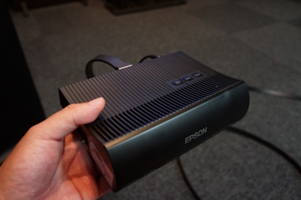 EPSON最高峰モデルのプロジェクター 「EH-TW8200W」試写！の巻