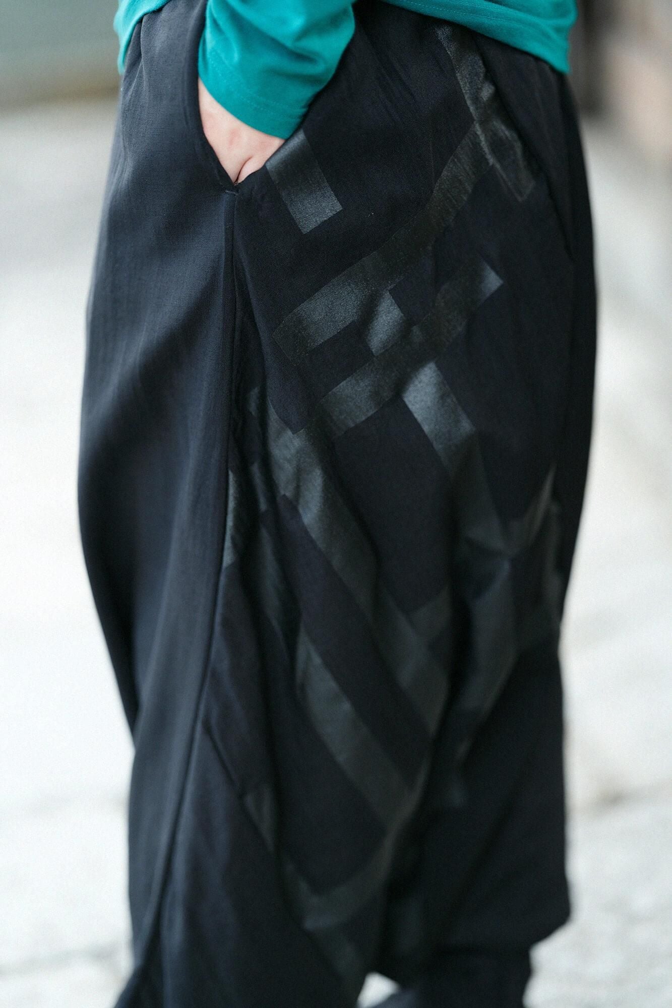 モスリン 富士（ふじ） 2.0／濡羽色（ぬればいろ）×桟（さん）