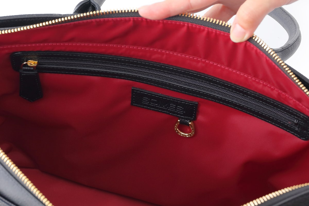 凛とした佇まいと機能美 | レディースビジネスバッグに新作登場