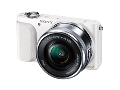 小型軽量で高画質、“自分撮り”もしやすいミラーレス一眼カメラ『NEX-3N