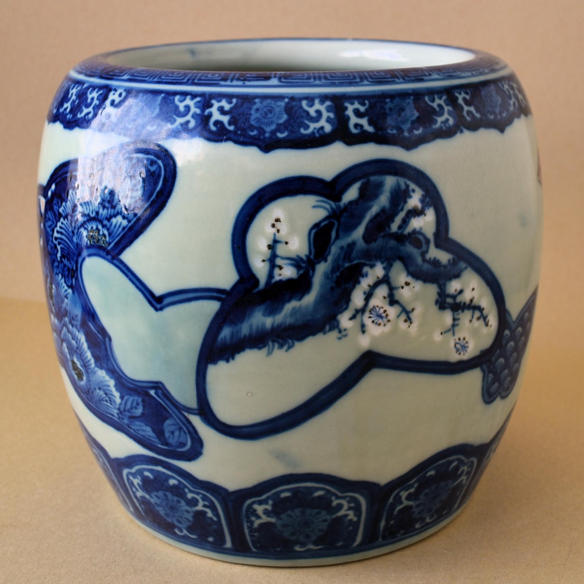 火鉢と炭道具の販売 骨董 斎明堂 / 浮出火鉢（小型）