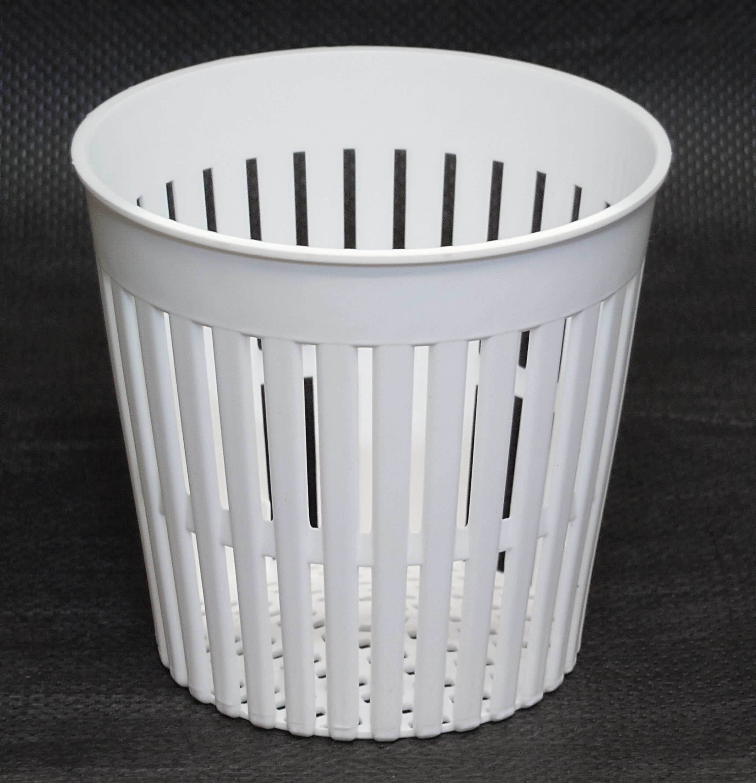 ポットレス単体80・空中トレー | 株式会社阪中緑化資材