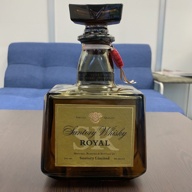 サントリーローヤル12年の定価はいくら？入手する方法や買取価格