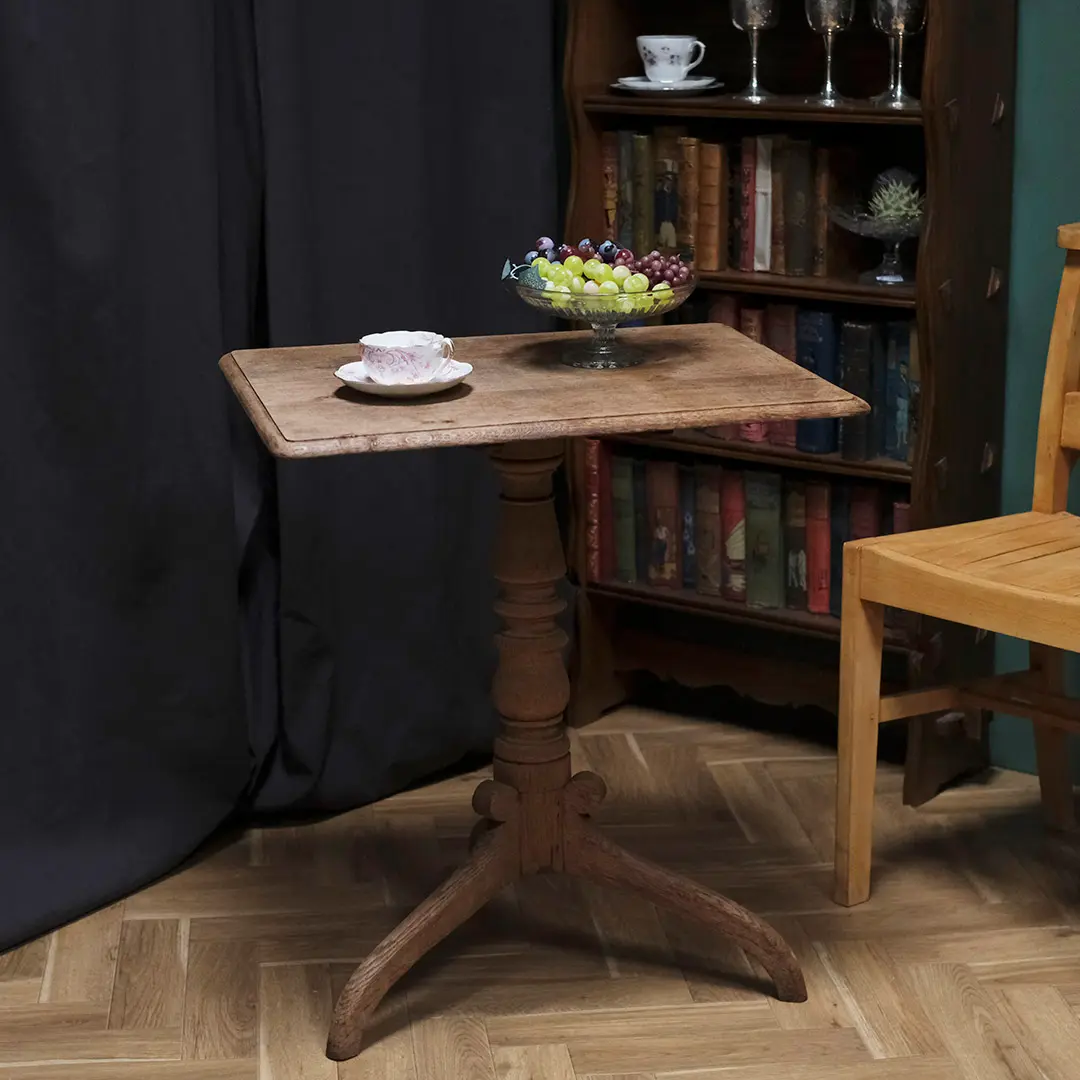 アンティークテーブルのオンライン商品 イギリスとフランスから洗練