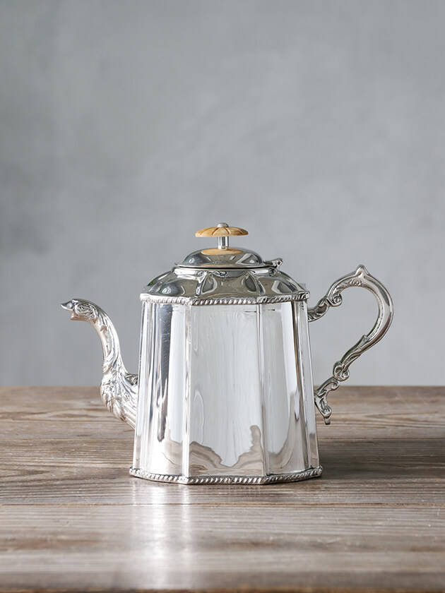 シルバーティーポット 刻印あり 1902年10月22日 製作1901年 シルバー