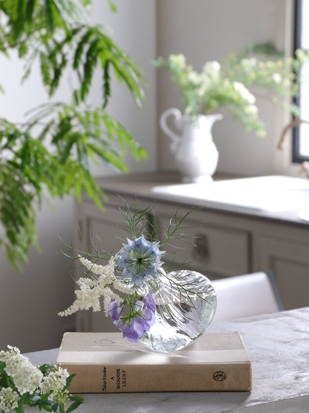 ガラスフラワーベースKaren B