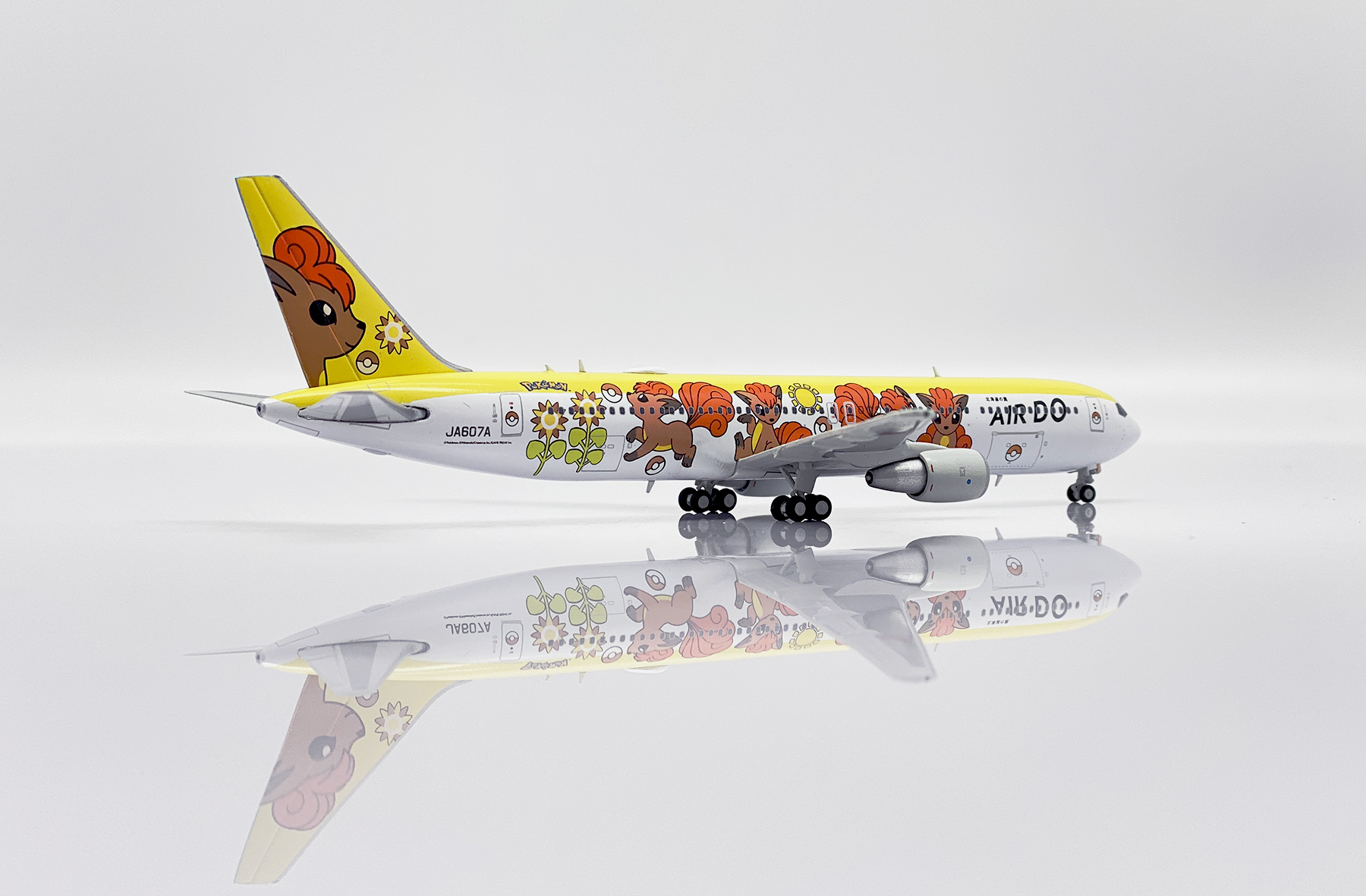 航空機・ヘリコプター Phoenix AIRDO B767-300ER JA612A 1/400 航空機