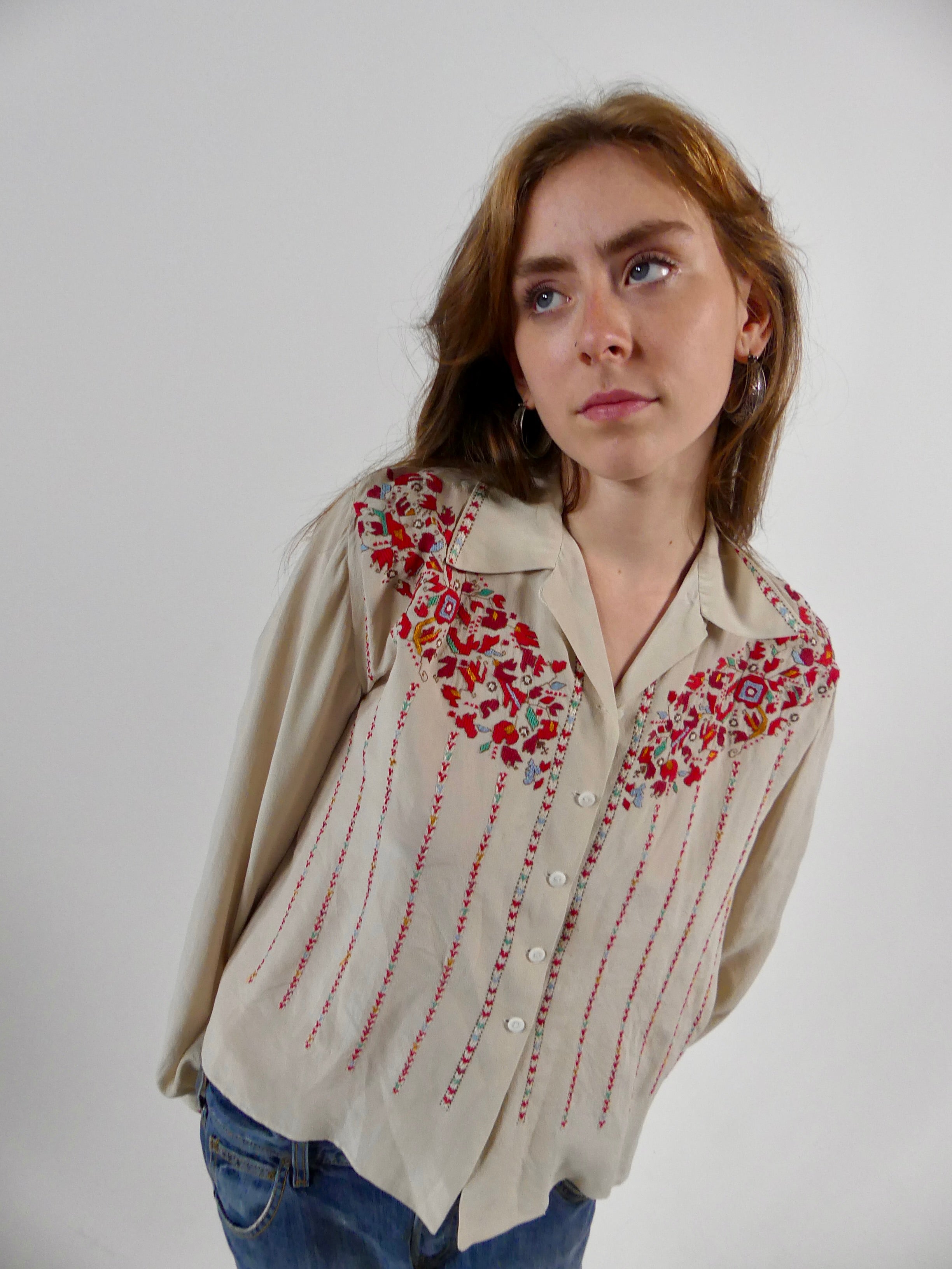 1930s Eastern European Silk Blouse with Embroidery – Sehnsucht