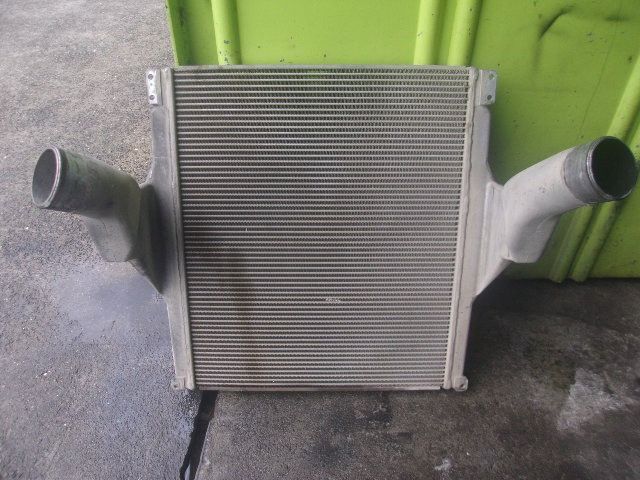 中古トラック部品詳細：インタークーラー、ふそう大型車(三菱/ふそう