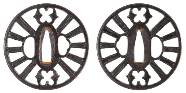 鍔 無銘 秋田正阿弥 抱茗荷襷茶筅透鍔 (TU-051224)｜刀・日本刀の販売