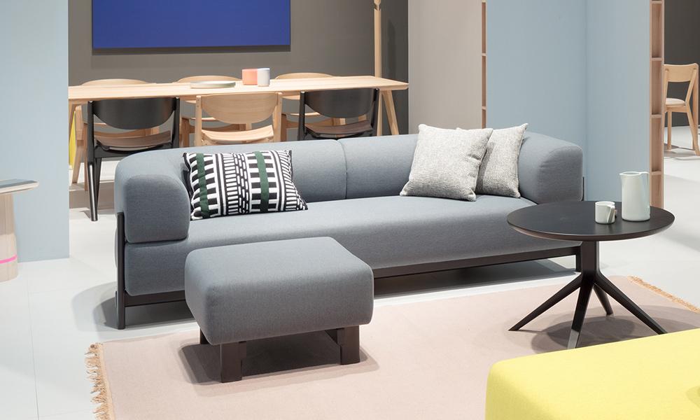 エレファントソファ 2人掛 / ブラックKarimoku New Standard（カリモク