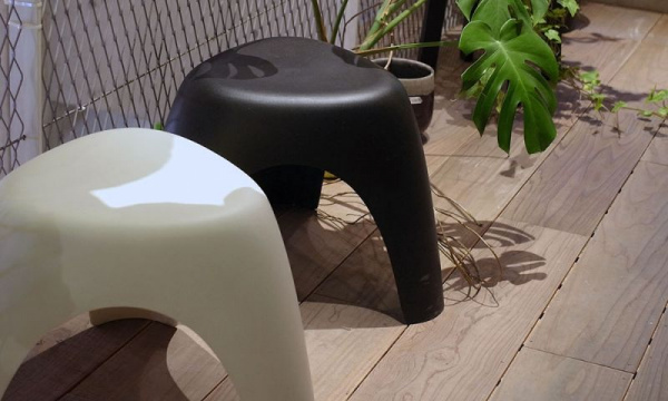 エレファントスツール ブラックVitra（ヴィトラ） | 公式通販 家具