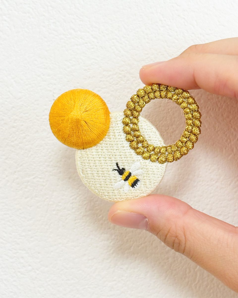 静岡×群馬】90年の養蜂と140年の刺繍、老舗同士が取り組む異業種