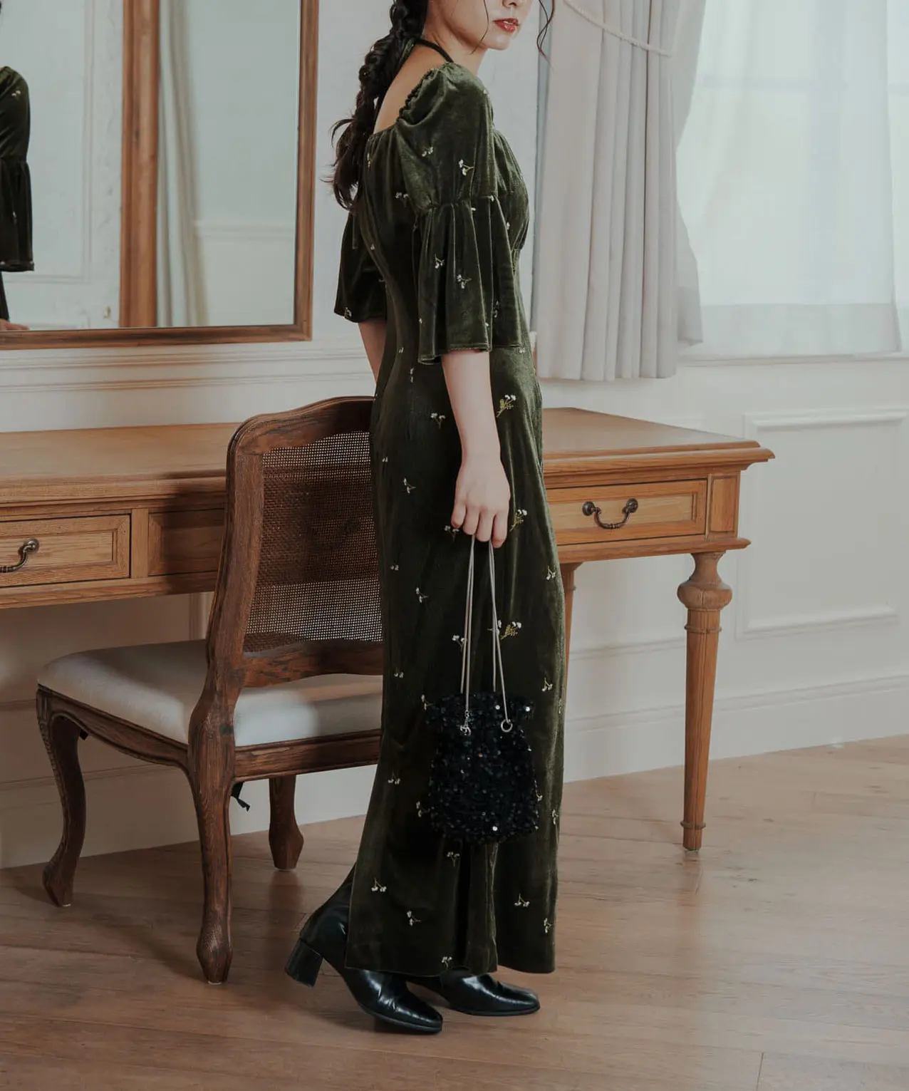 1サイズ】velour bell sleeve dress Kastane（カスタネ）のレンタル