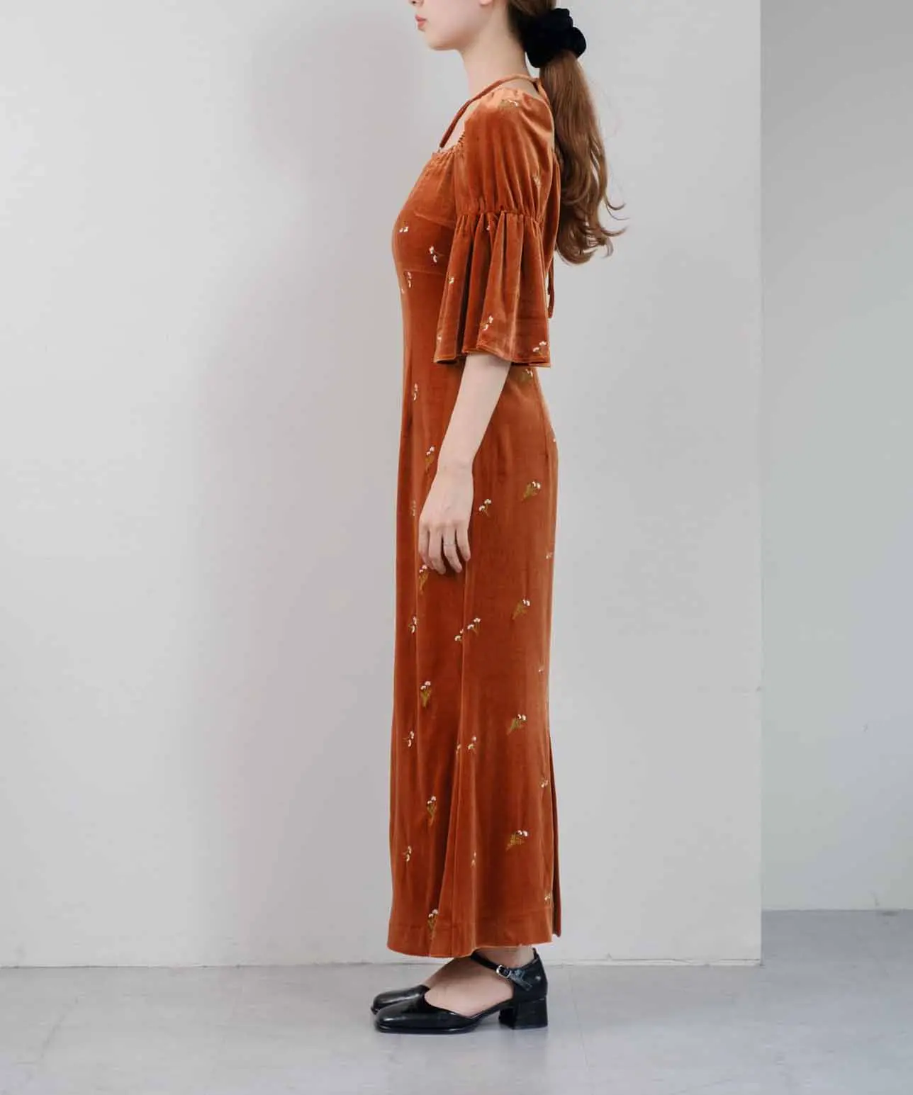 1サイズ】velour bell sleeve dress Kastane（カスタネ）のレンタル